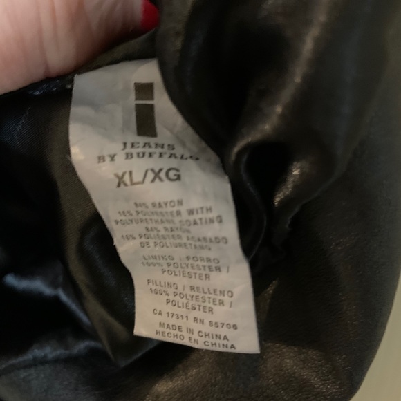 XL Faux Leather Vest, great quality & condition - Picture 3 of 4